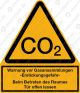 Warnzeichen CO2Warnung vor Gasansammlungen-Erstickungsgefahr-Beim Betreten des Raumes Tür offen lassen